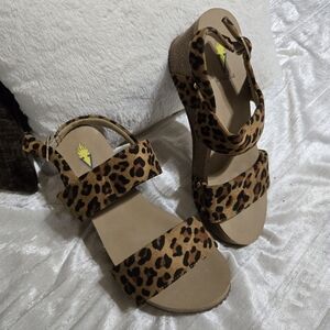 Leopard Print Women's Sandals By Volatile Size 7 EUC!